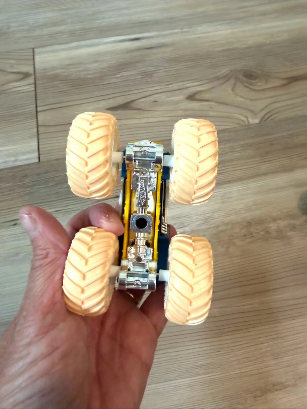 Dozen Delivery Monster Bus Toy - White and Yellow Hot Wheels
